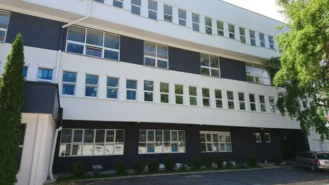 Domaniewska 37A — zdjęcie budynku