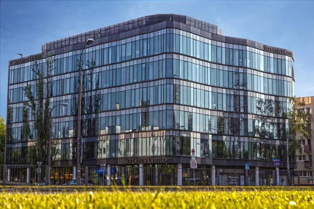 Biurowiec Sky Office Center na warszawskim Mokotowie