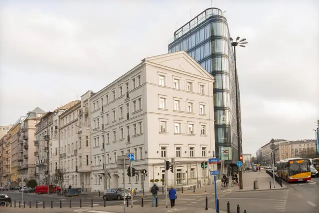 Zabytkowa Kamienica Mieszkalna Polna Corner — zdjęcie budynku