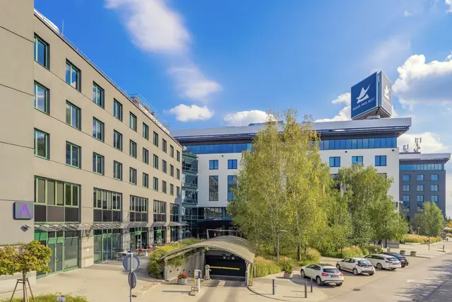 Adgar Park West C — zdjęcie budynku