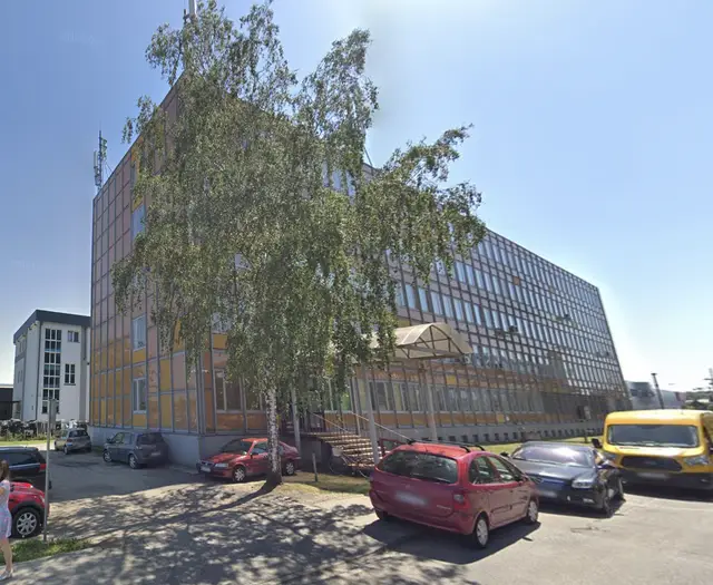 Plac Czerwca 1976 roku 2 — zdjęcie budynku