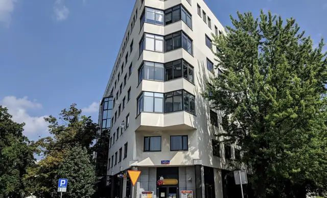 Lewartowskiego 6 — zdjęcie budynku