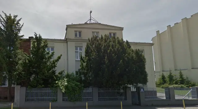 Koronkarska 8 — zdjęcie budynku