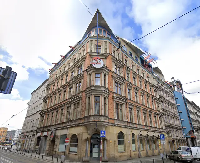Kołłątaja 15 — zdjęcie budynku