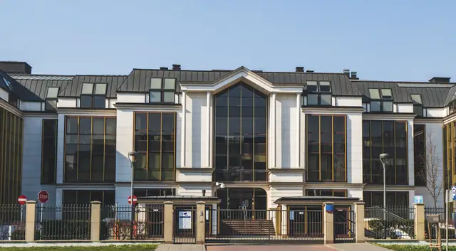 Jana Kazimierza 10 — zdjęcie budynku