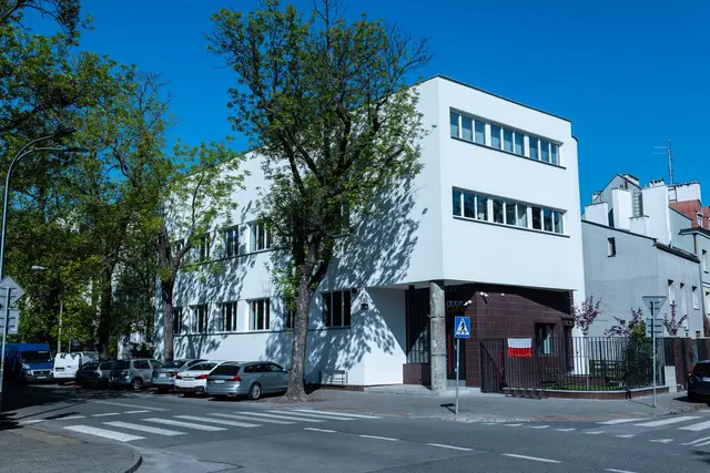 Dąbrowskiego 30 — zdjęcie budynku