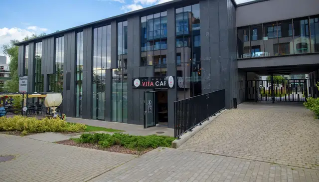 Klimczaka 15 — zdjęcie budynku