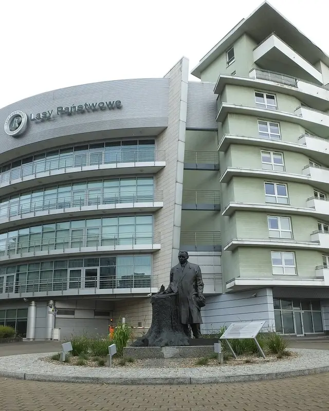 Lasy Państwowe HQ — zdjęcie budynku