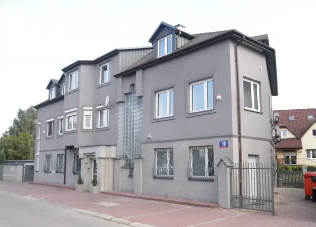 Lambady 10 — zdjęcie budynku