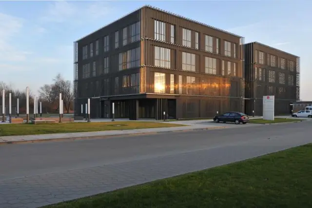 Życzkowskiego 14 — zdjęcie budynku