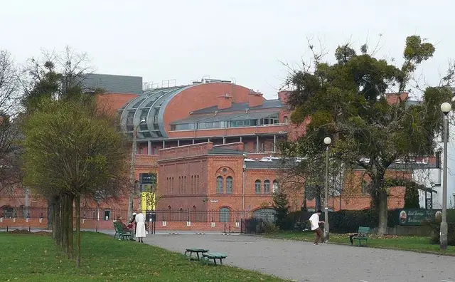 City Park — zdjęcie budynku