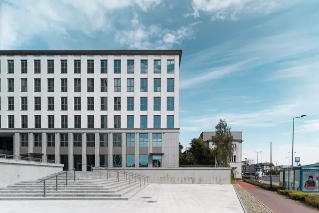 Unity Square One — zdjęcie budynku