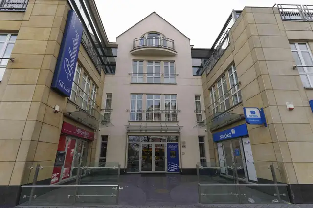 Corner Plaza — zdjęcie budynku