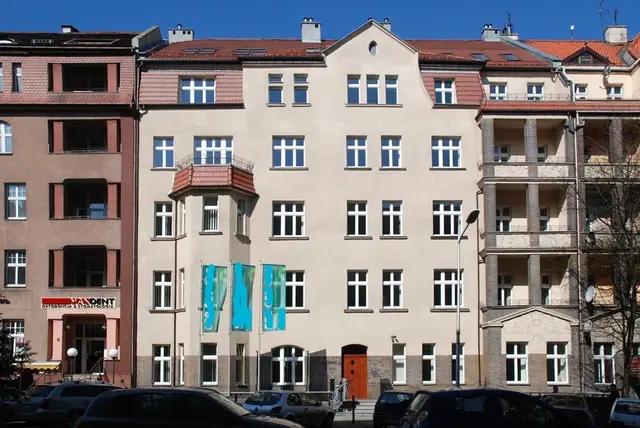 Wita Stwosza 3 — zdjęcie budynku