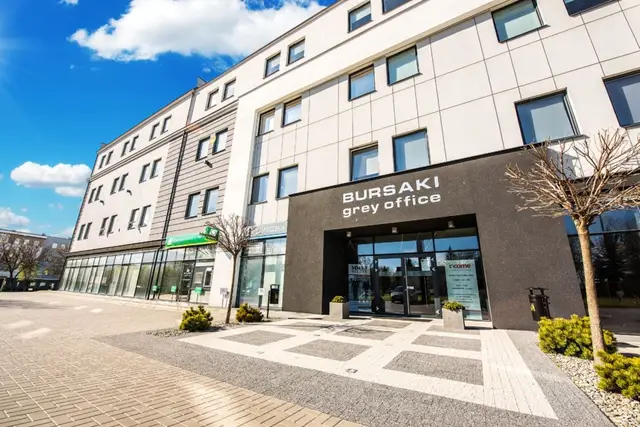 Bursaki Grey Office — zdjęcie budynku