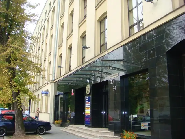 Dowborczyków 30/34 — zdjęcie budynku