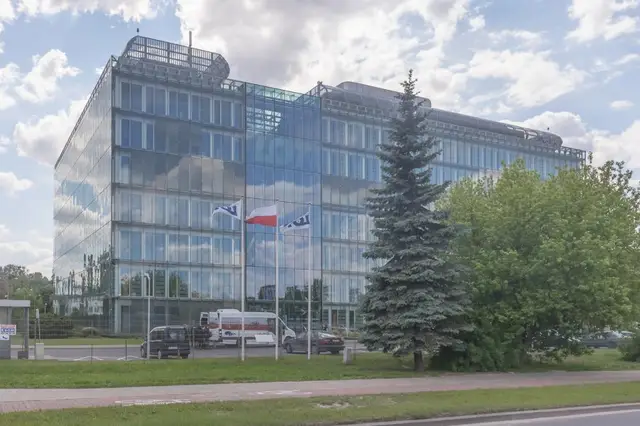 PLL LOT HQ — zdjęcie budynku