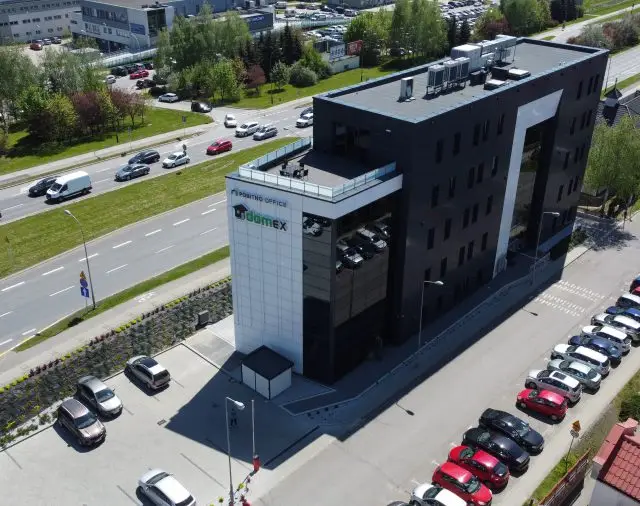 POBITNO OFFICE — zdjęcie budynku