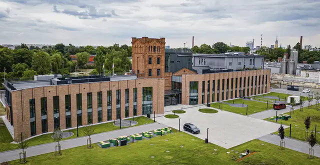 Re_Connect — zdjęcie budynku
