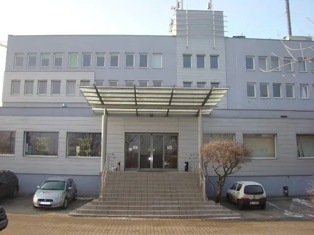 Jedności 10 — zdjęcie budynku