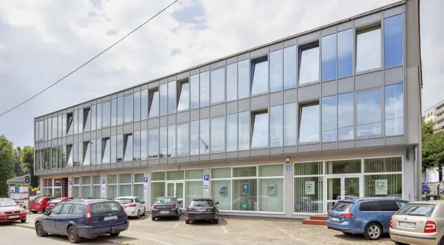 Madalińskiego 8 — zdjęcie budynku