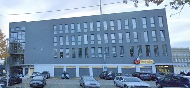 Piastów 22 — zdjęcie budynku
