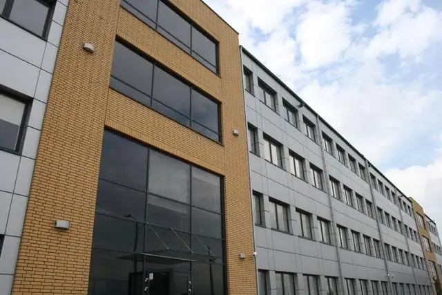 S8 Business Park — zdjęcie budynku