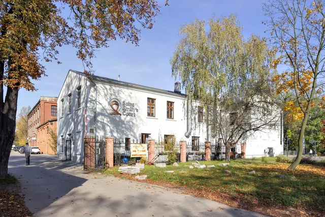 Saint Emily's Court — zdjęcie budynku