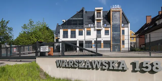 Warszawska 158 — zdjęcie budynku
