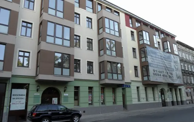 Więckowskiego 1 — zdjęcie budynku
