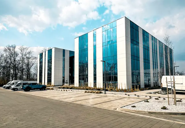 Zarys C — zdjęcie budynku