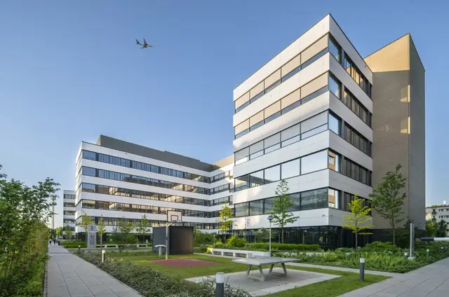 Business Garden Poznań - Budynek 8 — zdjęcie budynku