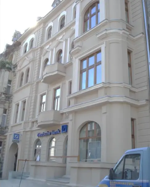 Warszawska 33 — zdjęcie budynku