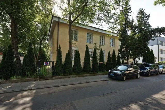 Dąbrowiecka 21 — zdjęcie budynku