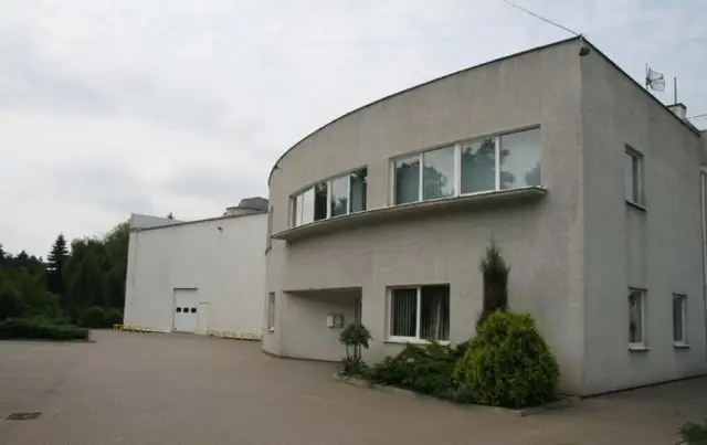 Bruszewska 28 — zdjęcie budynku